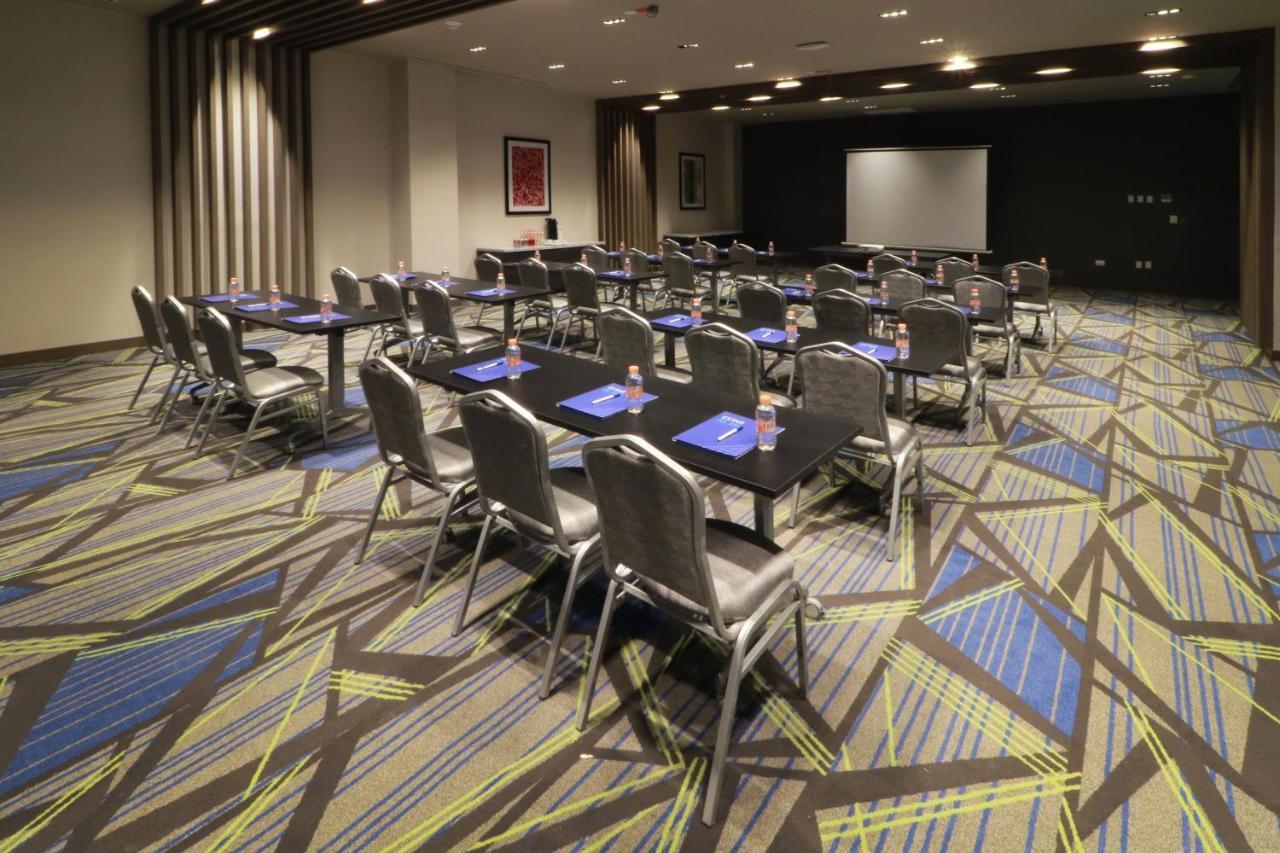 Holiday Inn Express - Monterrey - Fundidora By Ihg Zewnętrze zdjęcie